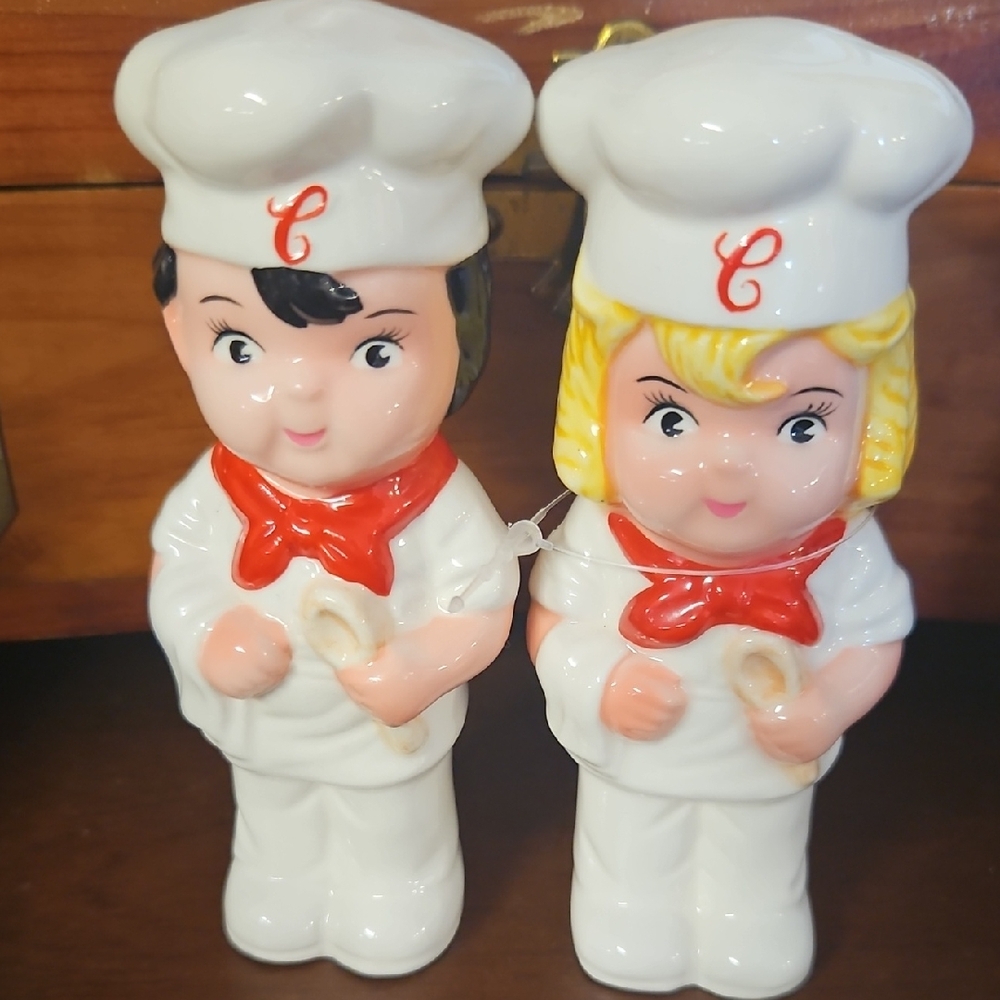 Vintage Chef Salt and Pepper Shakers - White and Red
